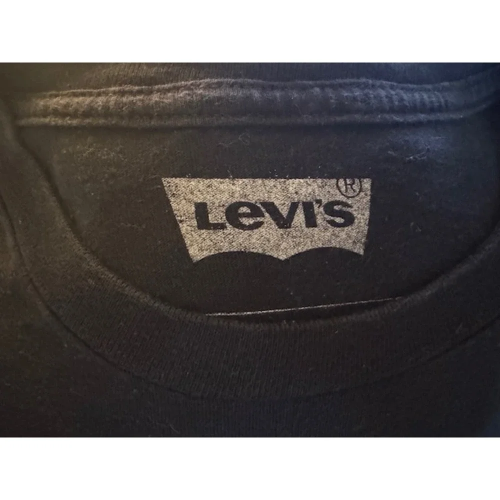 Levi's T Shirt Size Large California Theme‎ Black
